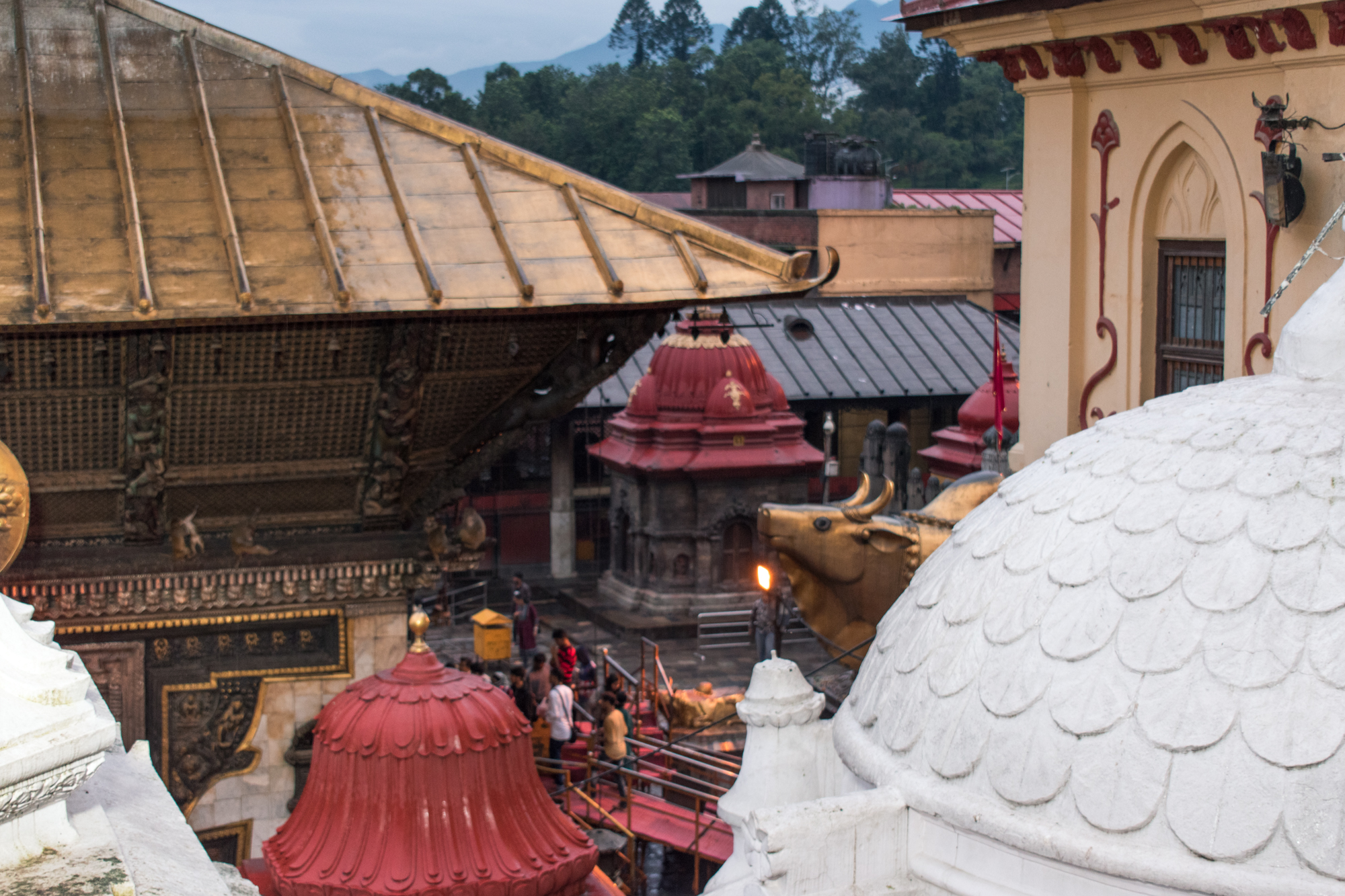 Cerimônia de cremação em Kathmandu no Nepal